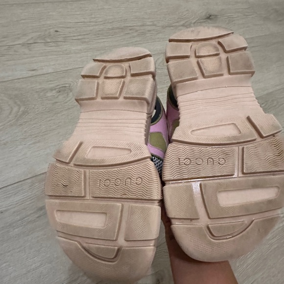 Gucci Aguru Flashtreck sandals - Picture 7 of 11